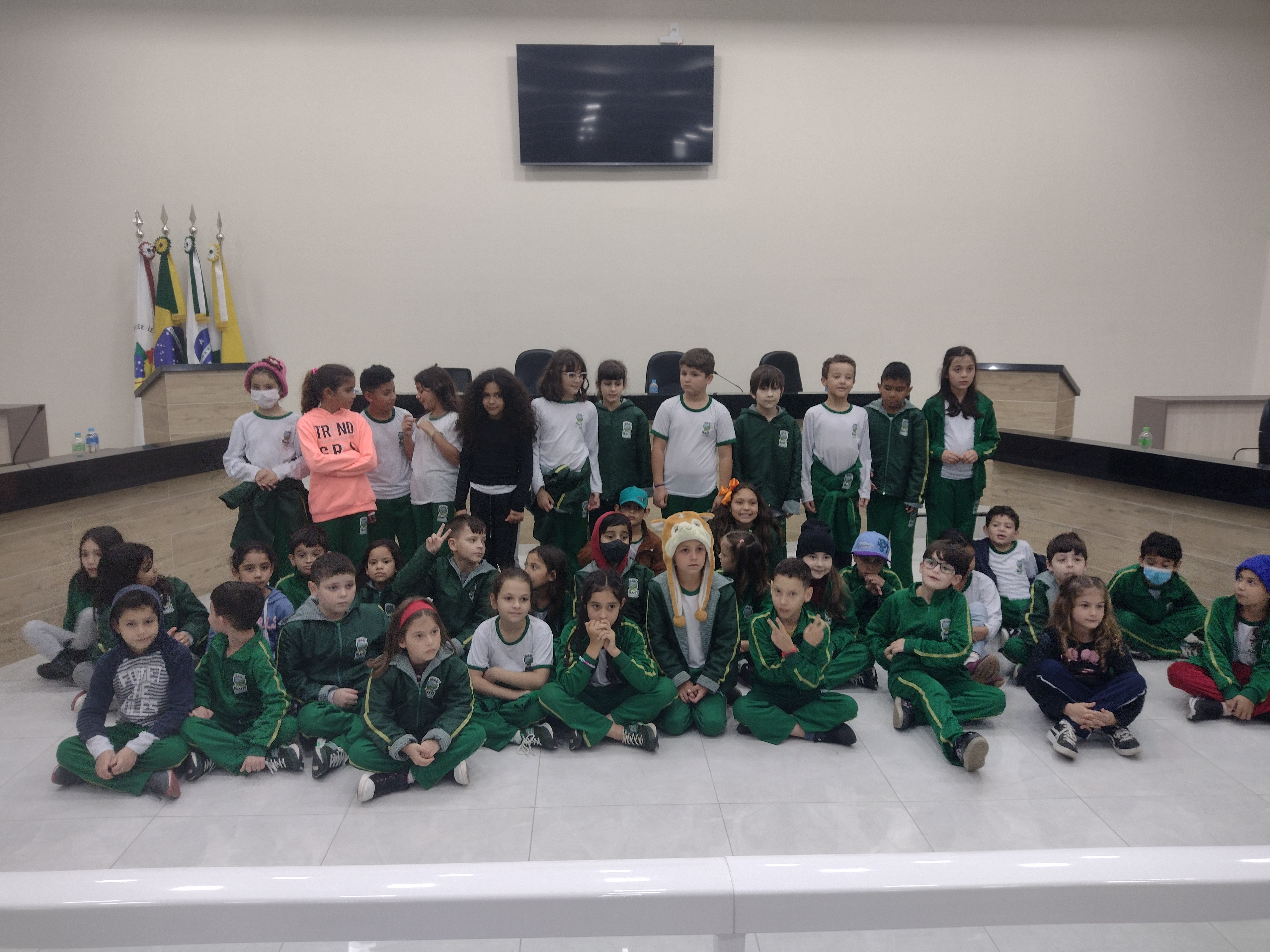 Visita dos alunos da Escola Municipal José Gonçalves Dias,