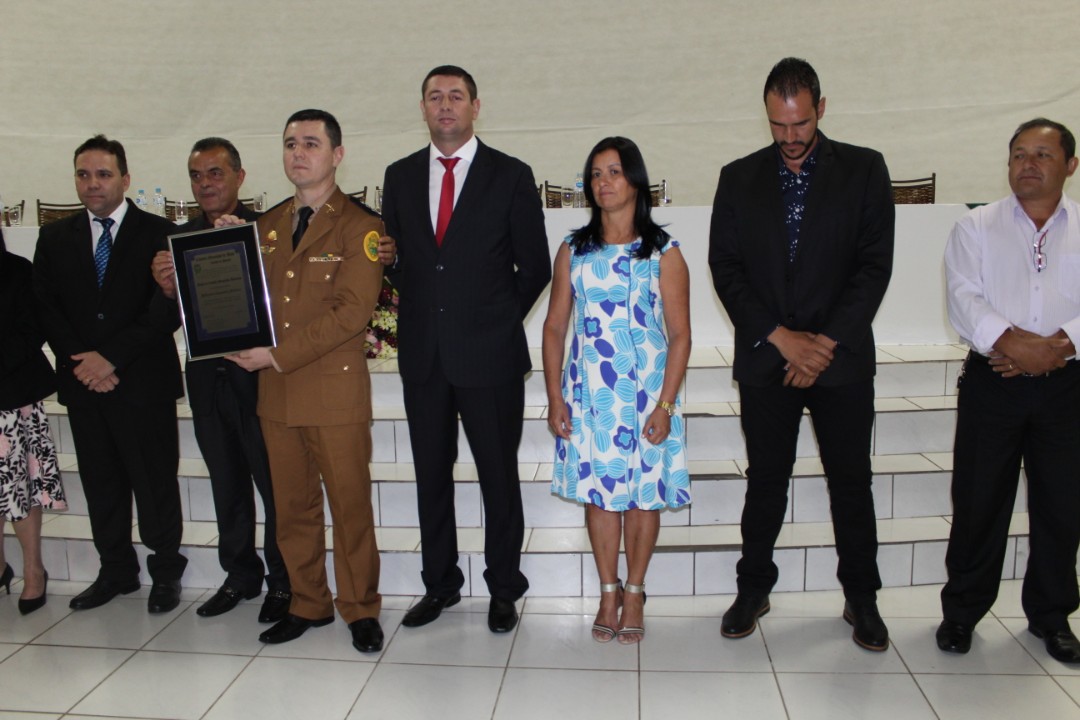 Vereadores entregam Títulos de Honra ao Mérito e Cidadão Honorário em Sessão Solene em homenagem ao aniversário de Ibaiti